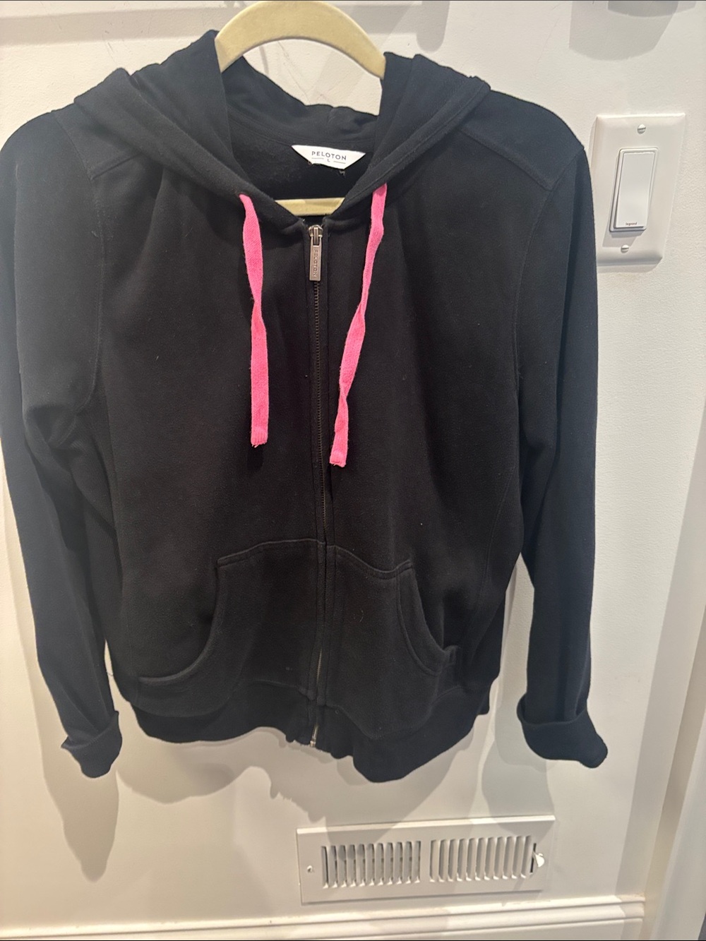 Hooded zip-up sweatshirt